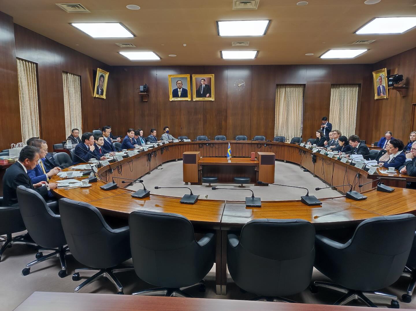 衆議院経済産業委員会でスウェーデン王国 国会議員団と意見交換