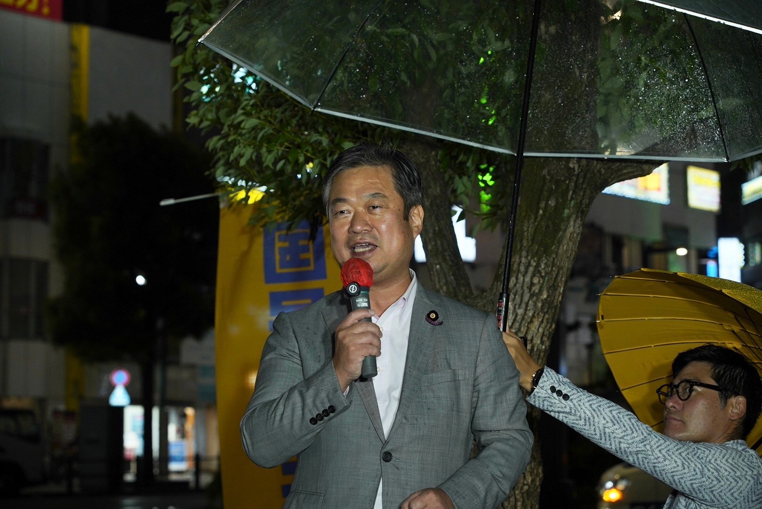 【東京】「頑張れば報われる社会を一緒につくりたい」玉木代表が井戸まさえ総支部長と街頭演説