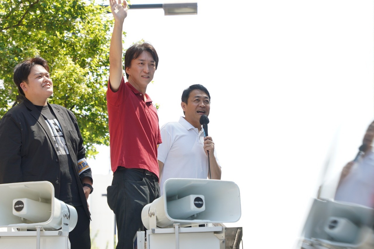 「当たり前の幸せをつかみ取れる社会を取り戻したい」玉木代表が平岩総支部長と大阪で街頭演説