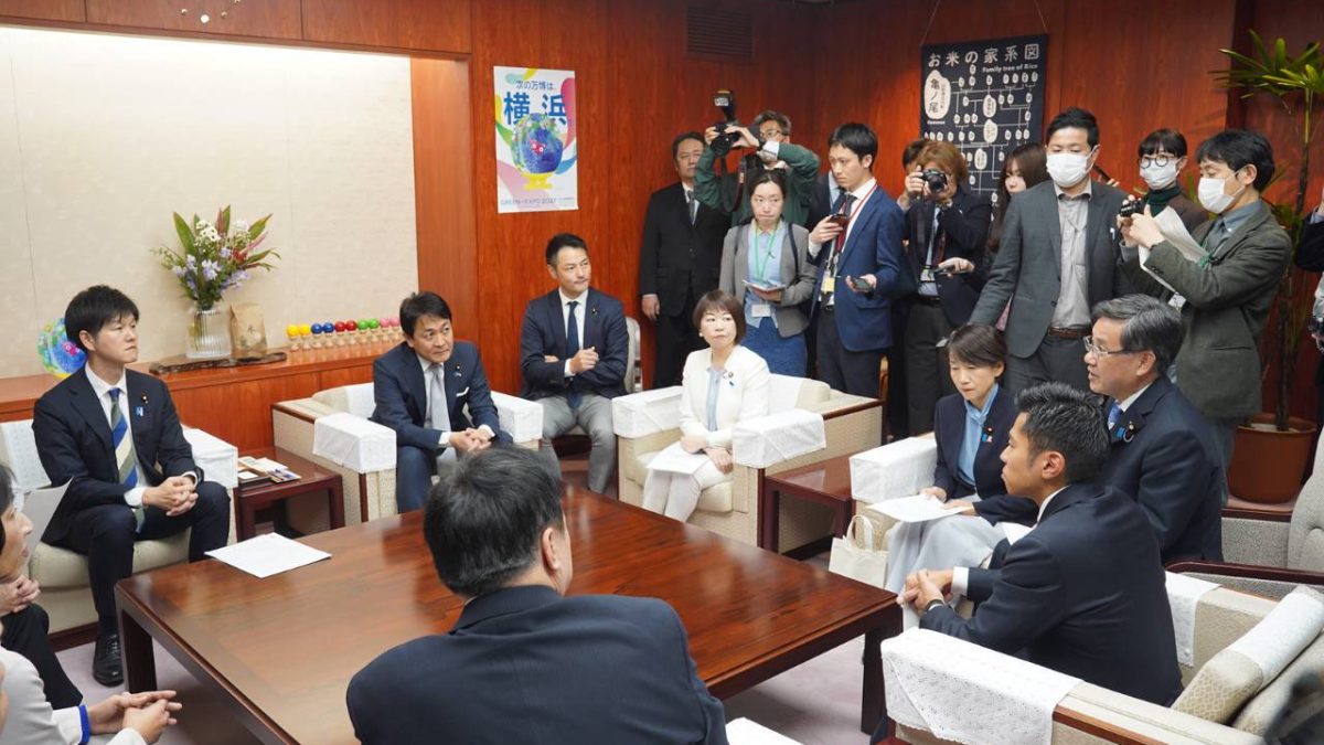 【申し入れ】「かき養殖の壊滅的被害に関する緊急要望」を農林水産大臣へ申し入れ