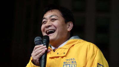 【神奈川】 「国民にとって良い政治は、与党が安定的に過半数を占めている政治ではない」　かごしま彰宏議員と玉木代表が横浜駅西口で街頭演説