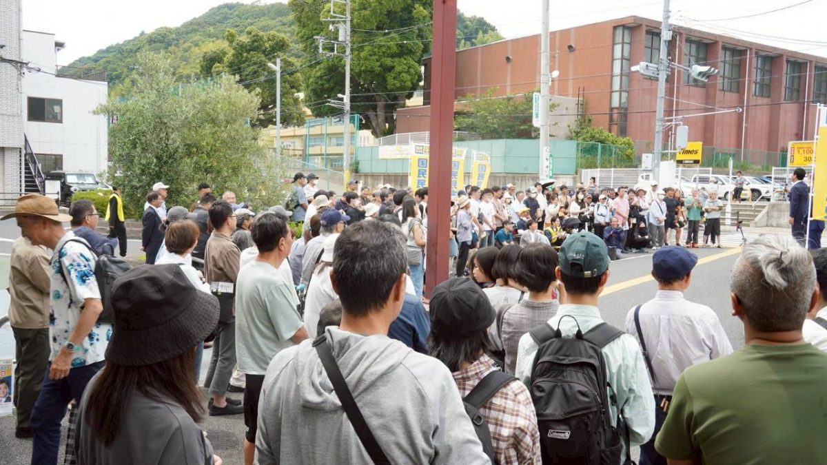 【神奈川】「それぞれの地域に私たちの自治体の仲間を増やして、もっともっと皆さんの声を聞きたい」玉木代表が二宮駅前などで街頭演説